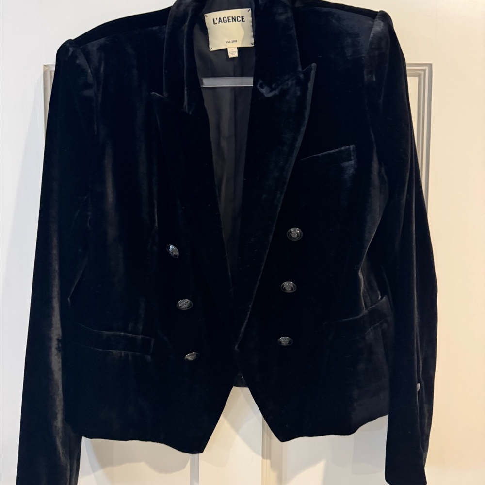 L'AGENCE Elegant Black Velvet Blazer